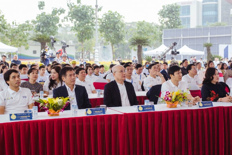 S-Race 2020 là điểm kích hoạt chuỗi hoạt động thể thao học đường, thể hiện sự chung tay của các cơ quan, đơn vị, doanh nghiệp và cộng đồng với mục tiêu “Vì tầm vóc Việt”