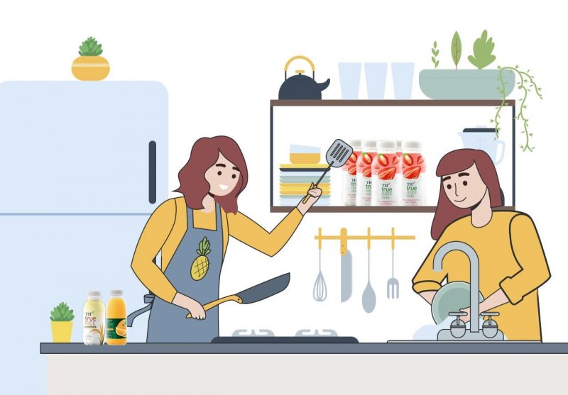 Sáng - trưa - chiều - tối: Bật chế độ Rửa bát Tết đến với những bữa ăn uống sum vầy, đồng nghĩa với việc số lần rửa bát tăng lên một cách “chóng mặt”. Người người, nhà nhà phải bật “chế độ rửa bát” từ sớm cho tới khuya muộn. Bên cạnh việc chính là làm sạch bát đĩa, ngày hội rửa bát cũng là lúc để các chị em họ hàng gặp nhau “tám” chuyện nhiệt tình, nhờ vậy nhà cửa vui vẻ, rộn ràng hẳn lên. Tết đến khiến ai cũng bận rộn. Việc quay cuồng với những “ngày hội” hoạt động liên tục có thể khiến bạn mệt nhoài, vậy nhưng, không khí rộn ràng, náo nhiệt mà những ngày hội này mang lại thì hiếm dịp nào khác có được. Chỉ có đến Tết, bạn mới có được những khoảnh khắc bận rộn đầm ấm một cách gần gũi và sâu sắc như vậy. Chỉ có năm mới, bạn mới có dịp được trải nghiệm những “ngày hội” tình thân đặc biệt tới thế.