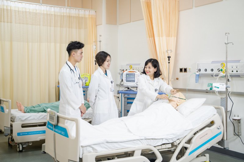 Với nhu cầu chăm sóc sức khỏe ngày một tăng lên của con người, điều dưỡng viên là người giữ vai trò ngày càng quan trọng trong hệ thống chăm sóc sức khỏe.