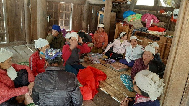  Người thân đau đớn, bàng hoàng trước sự ra đi của các nạn nhân