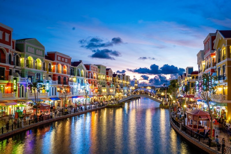 Kênh đào Venice lãng mạn về đêm
