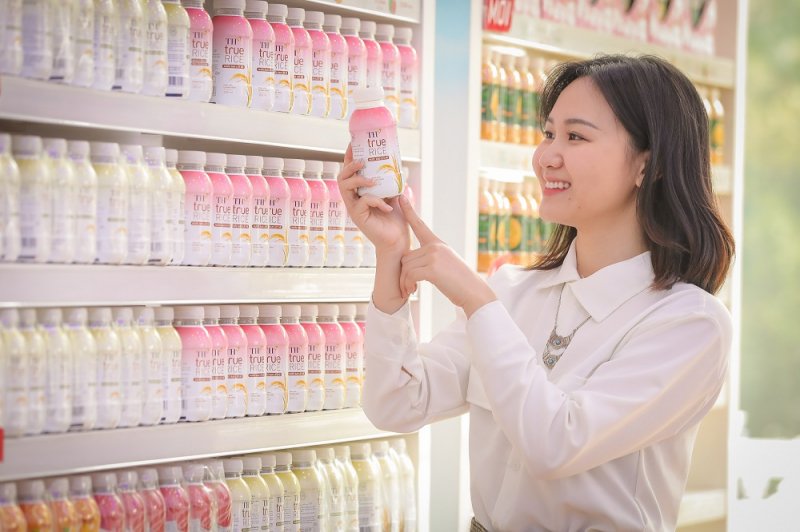 Sản phẩm không chỉ thơm ngon, ngọt lành mà còn tốt cho sức khỏe nhờ những dưỡng chất của nước gạo lứt đỏ.