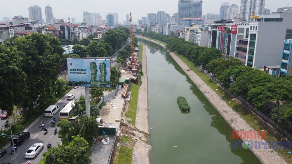  Suốt dọc tuyến đường có 20 điểm rào chắn kín