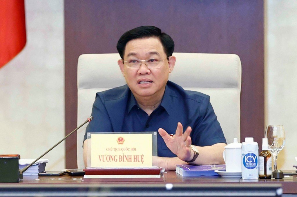  Chủ tịch Quốc hội Vương Đình Huệ phát biểu ý kiến tại buổi làm việc