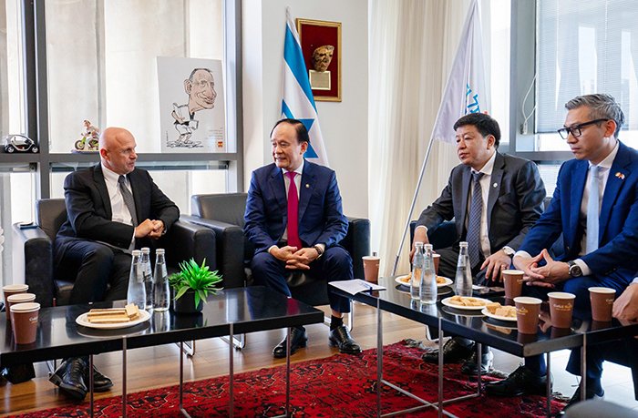  Đoàn công tác làm việc với ông Leor Shapira - Chủ tịch Hội đồng Thành phố Tel Aviv, Israel