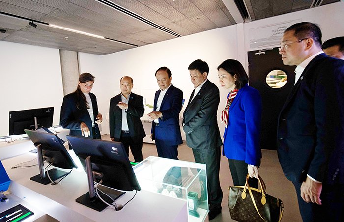  Đoàn thăm Trung tâm đổi mới sáng tạo Peres-Peres Center for Peace and Innovation
