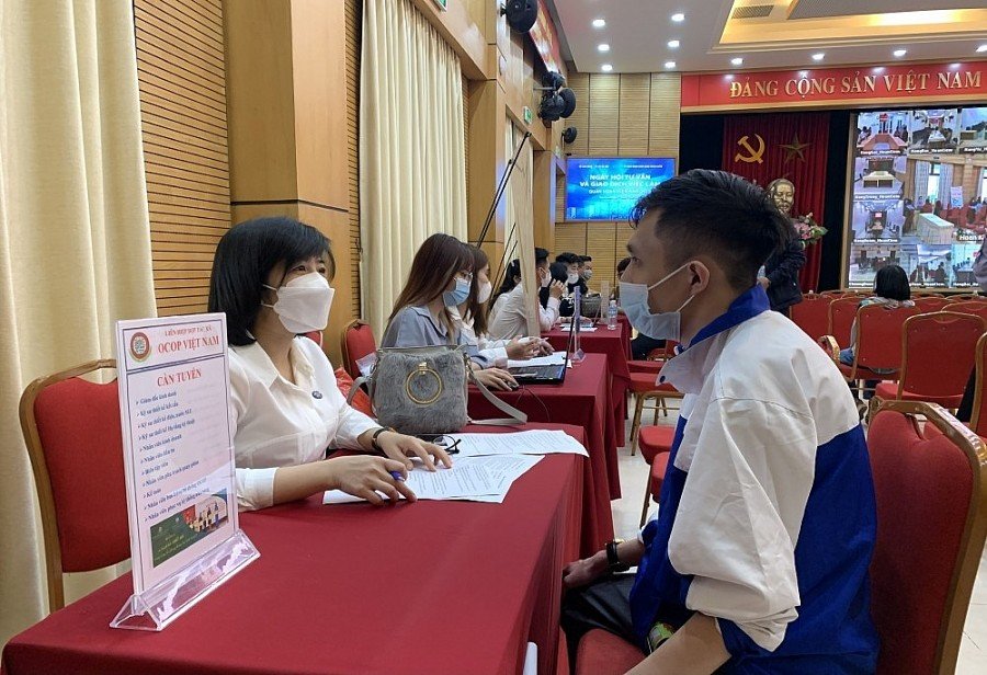  Hệ thống sàn giao dịch việc làm Hà Nội ngày càng đa dạng các hình thức tổ chức