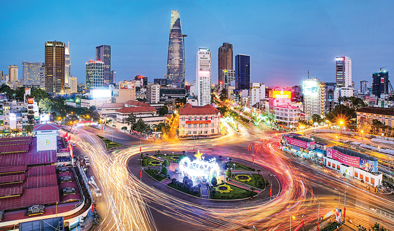  Sau 10 năm thực hiện Nghị quyết 16, Bộ Chính trị đánh giá TP. HCM đạt nhiều thành tựu quan trọng về phát triển kinh tế - xã hội
