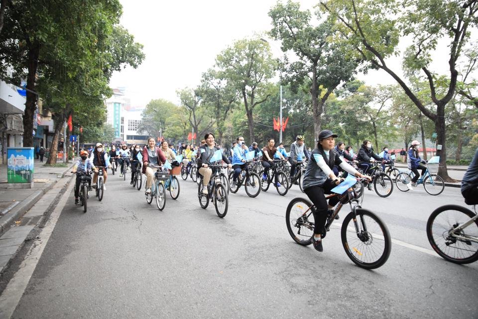  Gần 300 đại biểu Việt Nam và quốc tế tham gia chương trình sáng 11/12.
