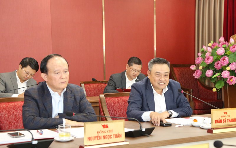  Chủ tịch UBND thành phố Hà Nội Trần Sỹ Thanh phát biểu tại hội nghị. 