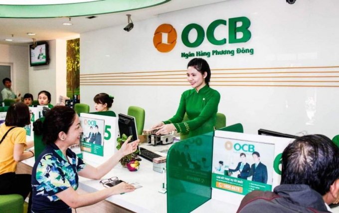 Sợi dây liên hệ giữa Hướng Việt với OCB không chỉ đến từ ông Phan Vũ Tuấn, nhiều chuyên gia tài chính cho rằng, Hướng Việt thực ra là công ty “nhà” của gia đình vợ ông Trịnh Anh Tuấn, hiện ra Chủ tịch OCB. Không lạ khi OCB chính là nhà băng ruột, thu xếp hầu hết các nhu cầu vốn cho Hướng Việt, bao gồm cả việc đầu tư vào cổ phần Quốc Lộc Phát.