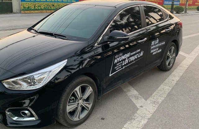 hyundai-accent-loi-truc-lai
