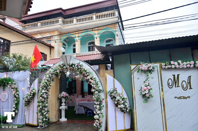 Tại nhà của Duy Mạnh, mọi thứ cũng được hoàn tất.