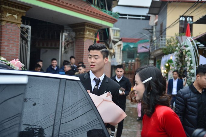Sau khi xin dâu, hôn lễ của Duy Mạnh sẽ được tổ chức tại sân bóng thôn Giao Tác.