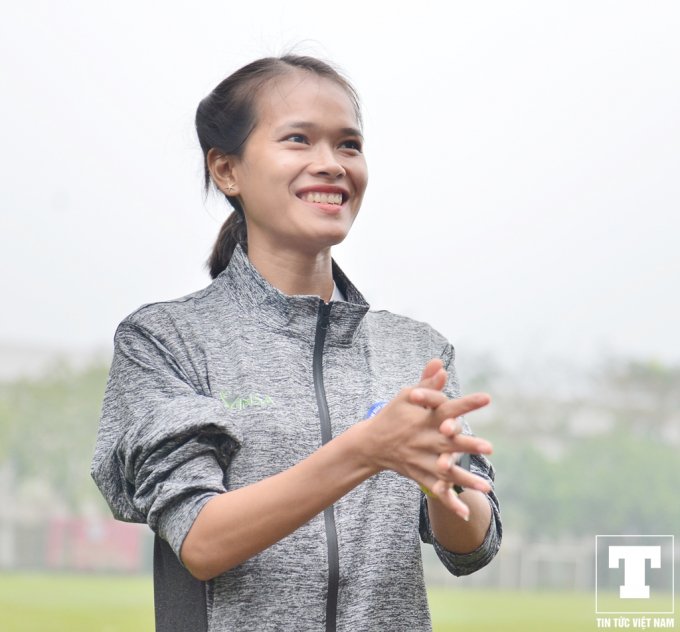 Hồng Lệ vừa đoạt HCĐ Marathon ở nội dung 42km.