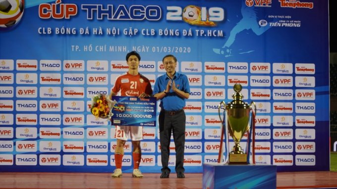 Trong khi đó, Công Phượng chính là điểm nhấn tại CLB TP HCM với bàn thắng đẹp mắt.