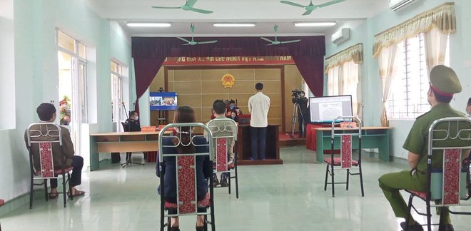 Toàn cảnh phiên tòa.
