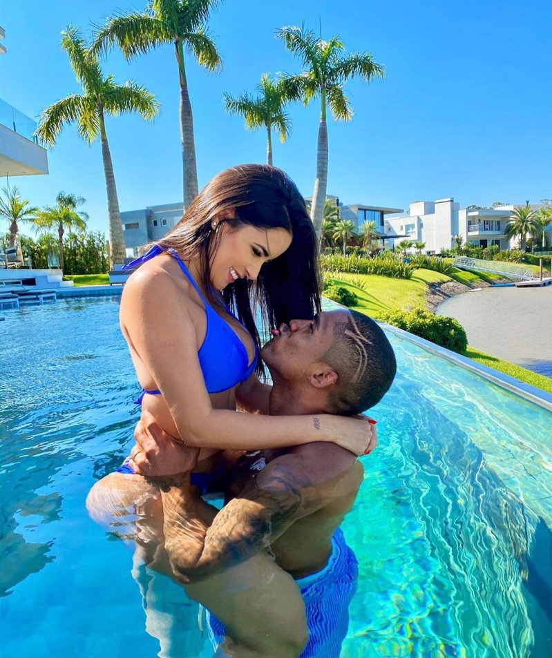 Felix có sức hút lớn trên các mạng truyền thông xã hội với 417 nghìn lượt theo dõi trên trang Instagram cá nhân.