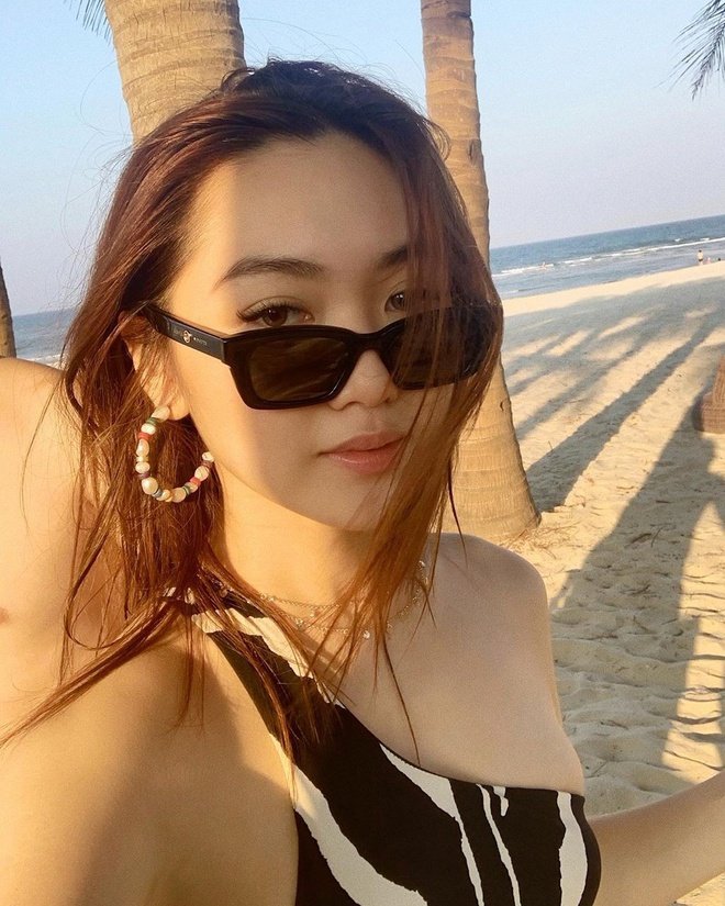 Cô thường xuyên làm vlog hướng dẫn về phong cách thời trang và làm đẹp. Chloe Nguyễn luôn xuất hiện với vẻ ngoài nổi bật, cùng phụ kiện là những món hàng hiệu đắt đỏ