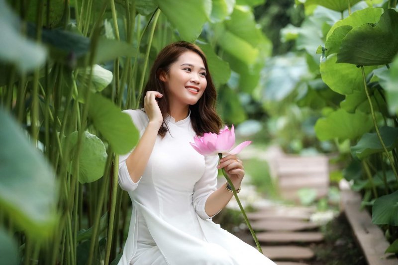 10 năm theo đuổi điền kinh và từng có lúc nghĩ đến việc dừng lại do bạo bệnh, Đinh Thị Bích đã trở lại mạnh mẽ và trở thành một trong những VĐV trọng điểm của cự ly 800m.