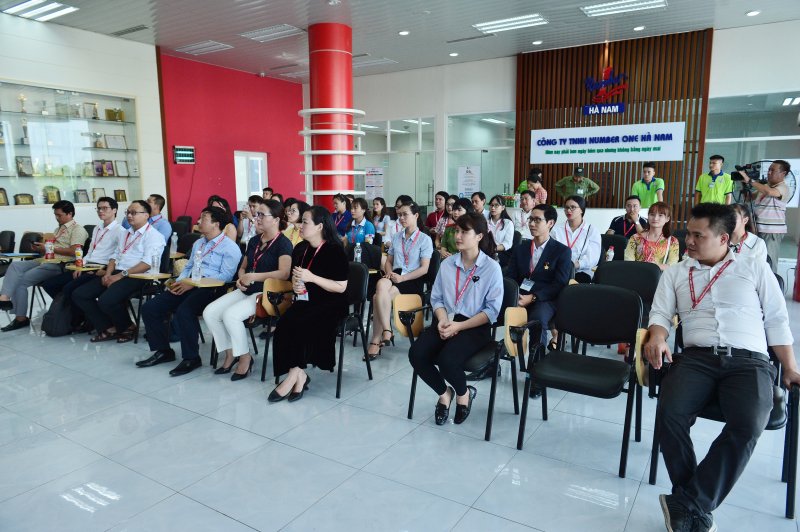 Ngày 6/7, nhà máy Number 1 của Tập đoàn Tân Hiệp Phát tại đây đã tiếp đón đoàn thăm quan gồm các Giáo sư, tiến sĩ, giảng viên các trường Đại học, đại diện TW Đoàn TNCS Hồ Chí Minh cùng các thành viên đạt Giải thưởng Khoa học Công nghệ Quả Cầu Vàng 2019 và phần thưởng Nữ sinh tiêu biểu trong lĩnh vực Khoa học Công nghệ 2019.