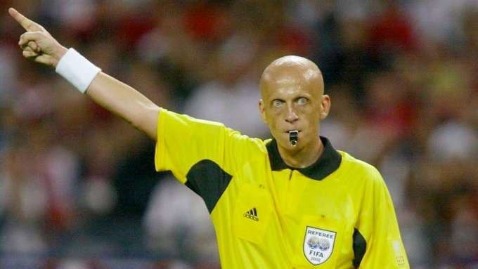 Collina nổi tiếng vì sự nghiêm khắc và công minh. Ảnh: FIFA.