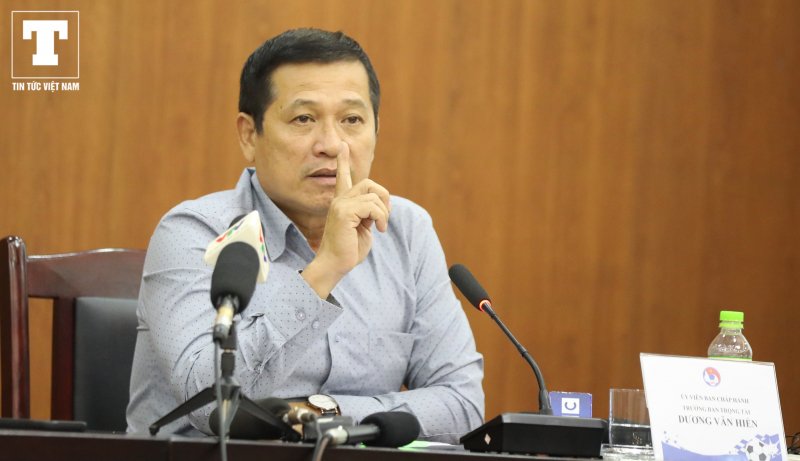 Ví dụ như việc ở mùa giải 2019, trọng tài Trần Văn Chôm được phân công bắt đến 6 trận của Sài Gòn, ông Hiền cho rằng đó chỉ là sự ngẫu nhiên.