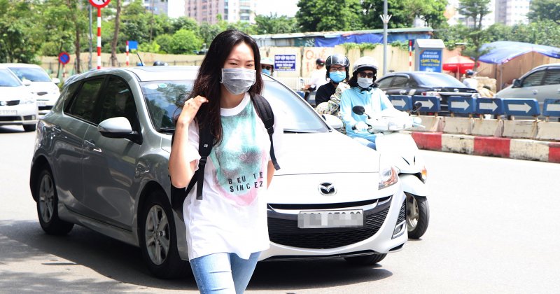 Đáng chú ý, do thời tiết nắng nóng, rất nhiều thí sinh được bố mẹ 
