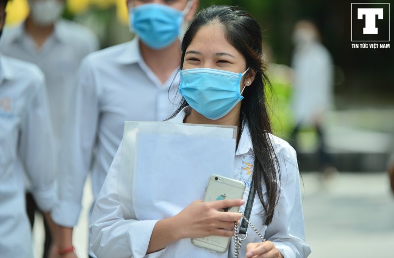 Với bài thi này, đa phần các thí sinh đều nhận định đề thi môn Văn không khó, vừa sức với học sinh.
