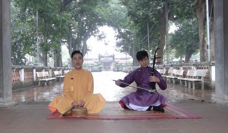 Nghệ sĩ Tô Minh Cường thể hiện bài hát xẩm cổ vũ tinh thần chống dịch Covid-19.