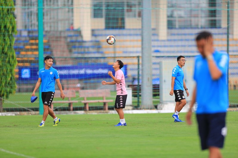 Trung vệ Đặng Văn Tới chia sẻ: 