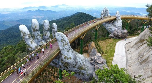 Cầu vàng Đà Nẵng.