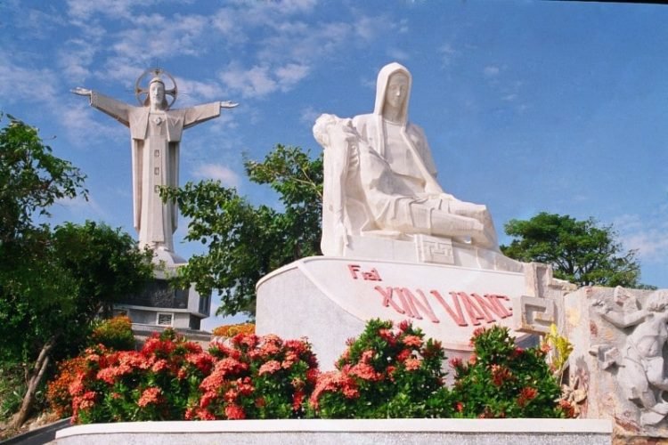 Tượng Chúa Giêsu Kito Vua