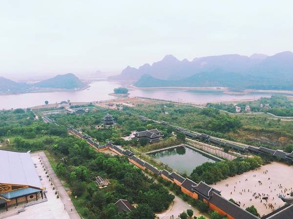 Toàn cảnh chùa Bái Đính.