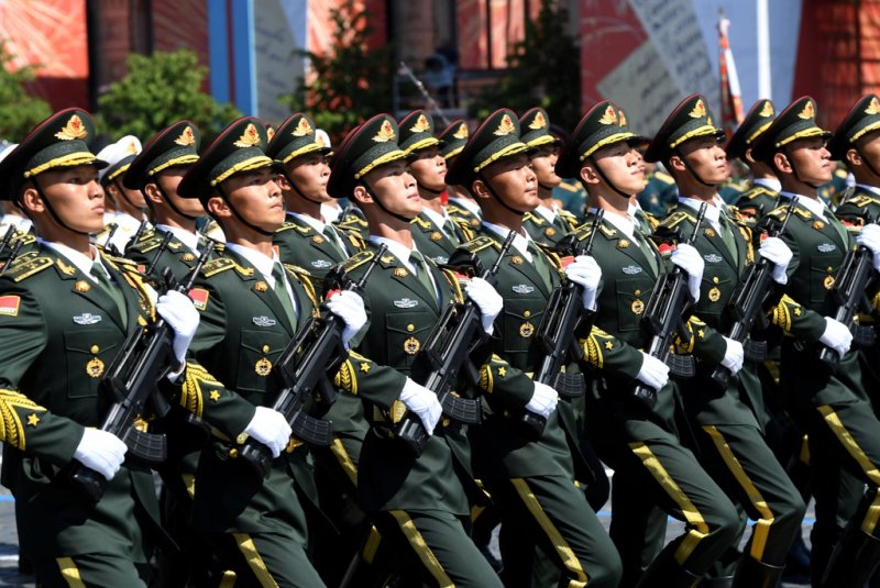 Các khối binh sĩ của Azerbaijan, Armenia, Belarus, Ấn Độ, Kyrgyzstan, Trung Quốc, Moldova, Mông Cổ, Serbia, Tajikistan, Turkmenistan và Uzbekistan lần lượt đi qua khán đài.