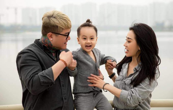 Nhiều người chúc mừng Vũ Duy Khánh vì cuối cùng đã có thể khiến bà xã Tiên Moon rung động và chấp nhận quay lại.