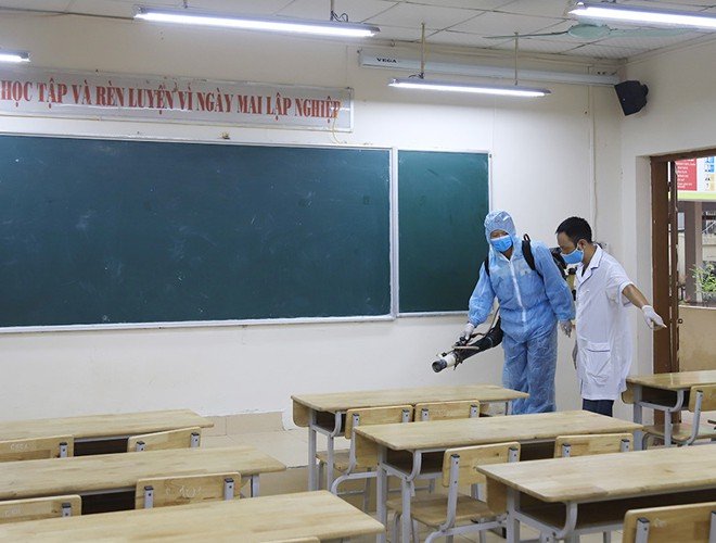 Bên canh đó, Sở Giáo dục và Đào tạo cũng đã bổ sung lực lượng làm thi, sẵn sàng đáp ứng các tình huống có thể xảy ra như học sinh ốm, sốt, ho, học sinh bị cách ly tại điểm cách ly tập trung.