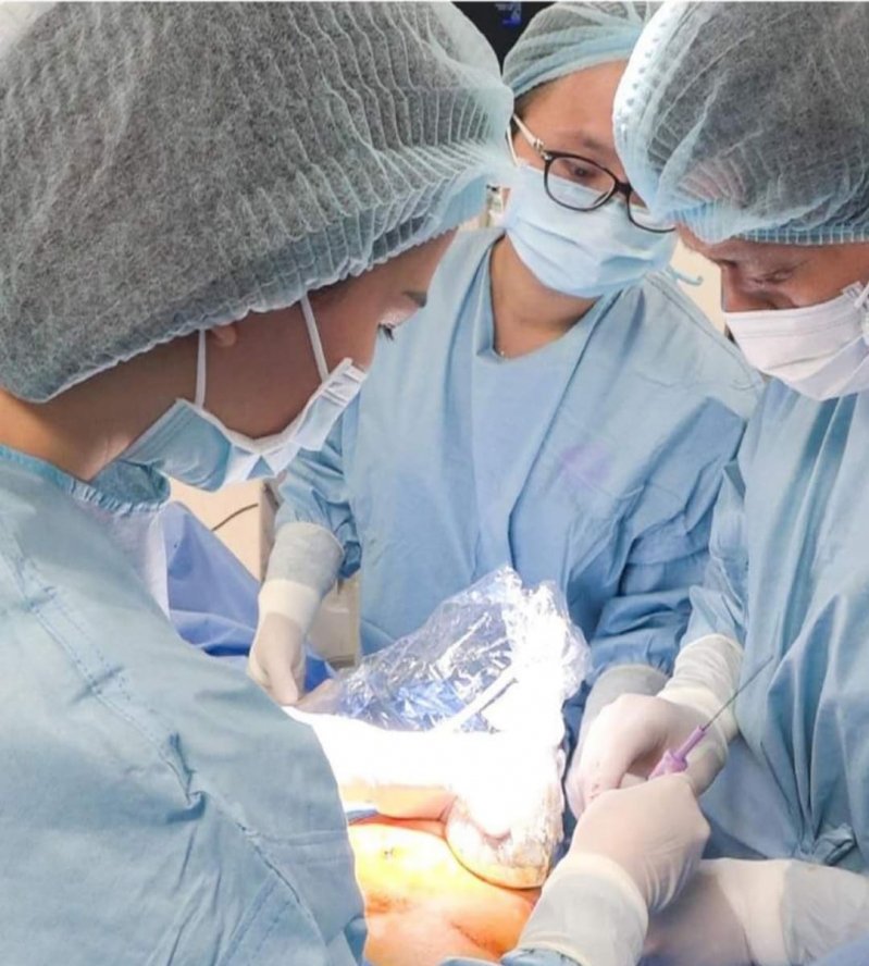 Cuộc phẫu thuật diễn ra nhanh chóng và thành công ngoài sức mong đợi