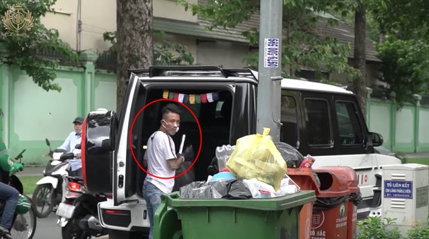 Đi siêu xe 13 tỷ đi nhặt rác, hành động gây nhiều tranh cãi trong cộng đồng mạng