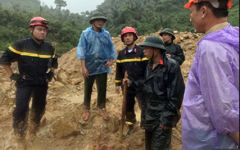 Lực lượng vũ trang Quân khu 4 mở đường lên Rào Trăng 3