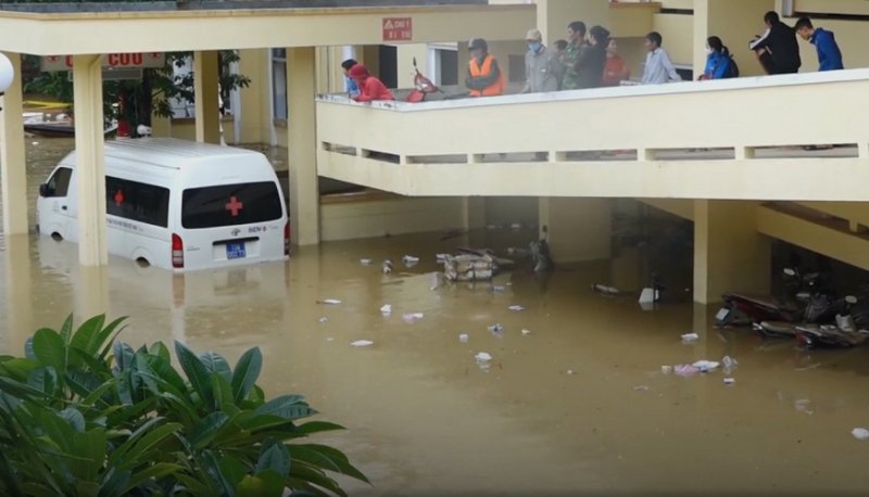 Tầng 1 bị nước lũ nhấn chìm hoàn toàn