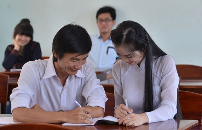 Chuyện tình thầy – trò ngọt ngào của Tòng Văn Sinh và Mỹ Huệ