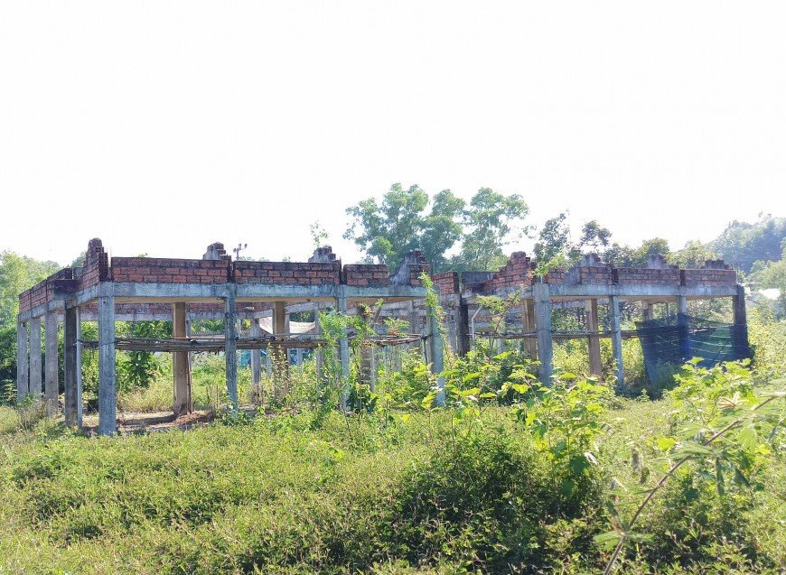 Khu Du lịch Làng Việt (TP Huế) với vốn đầu tư 298,97 tỉ đồng.