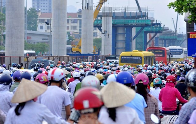 Nếu quỹ đất sau khi di dời các nhà máy chỉ chăm chăm xây dựng các tòa nhà chung cư, khu đô thị thì việc quá tải giao thông, ô nhiễm... còn là bài toán đau đầu.