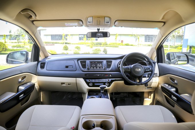 Nội thất sang trọng của Kia Grand Carnival.