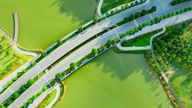 Cầu Thủy Tiên uốn lượn tuyệt đẹp.