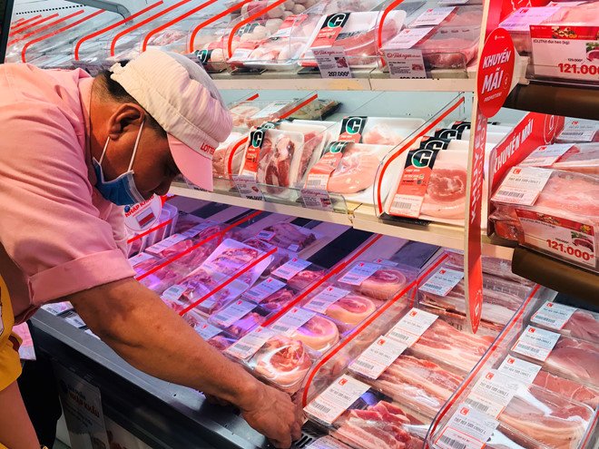 Tại buổi làm việc với Bộ NN&PTNT, các doanh nghiệp chăn nuôi heo lớn cam kết đưa giá heo hơi xuống 70.000 đồng/kg.