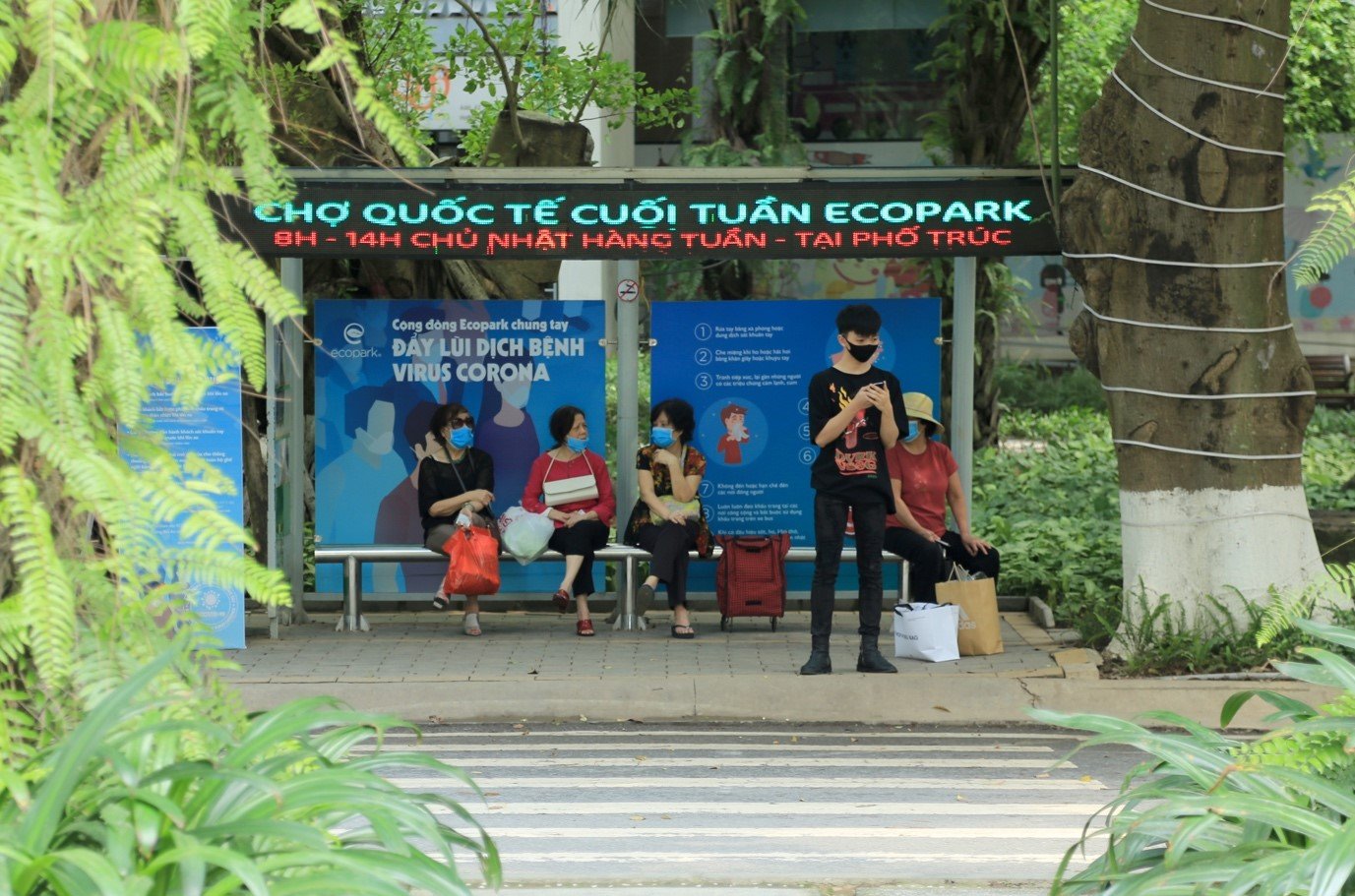 Các hoạt động truyền thông về dịch Covid-19 được đẩy mạnh tại khu đô thị Ecopark