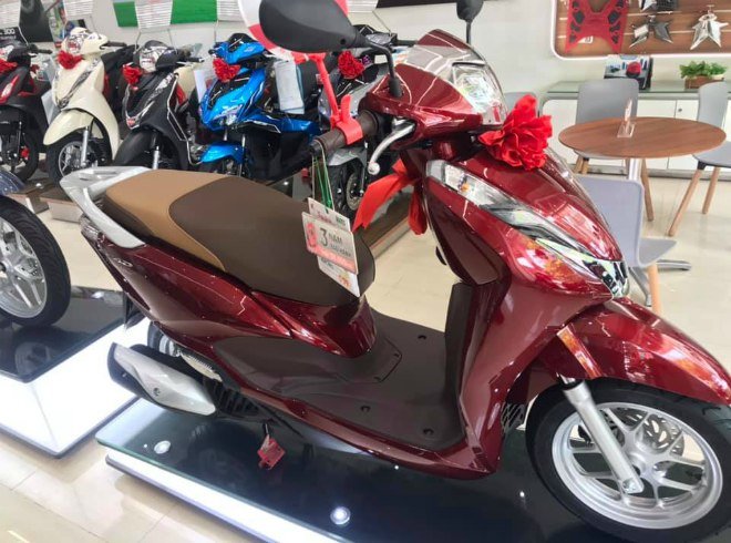 Giá xe Honda Lead 2020 mới nhất hôm nay 8/4 tại các HEAD khu vực Hà Nội đang có giá thấp hơn giá đề xuất ở một số phiên bản.