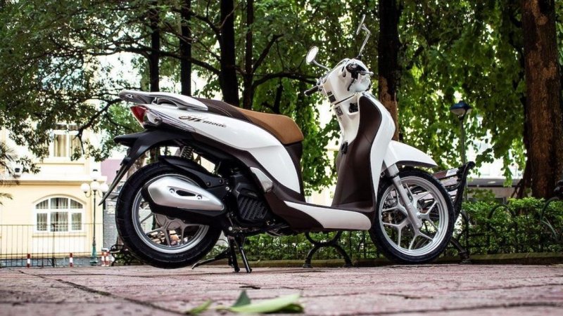 Honda SH Mode được đánh giá cao về khả năng tiết kiệm xăng cũng như khả năng vận hành êm ái do trang bị động cơ eSp.